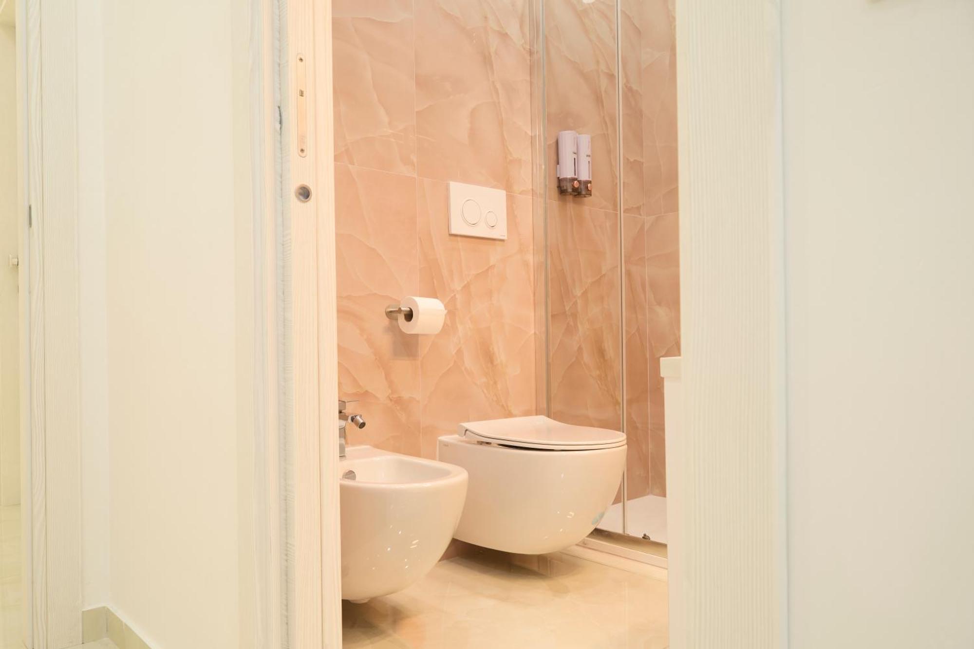 Napoli Central Lumina Suites Bagian luar foto