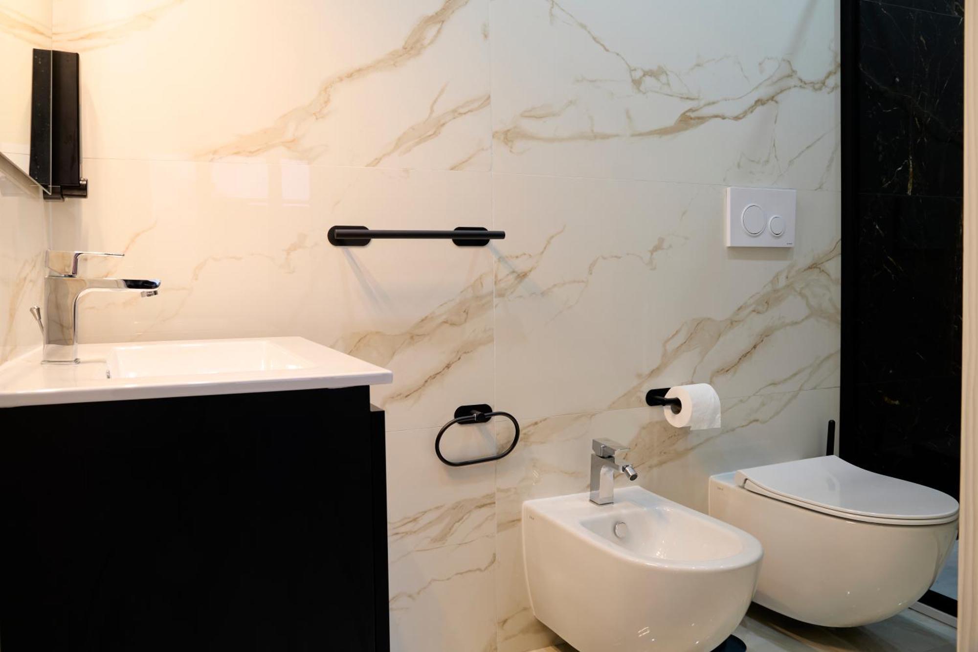 Napoli Central Lumina Suites Bagian luar foto