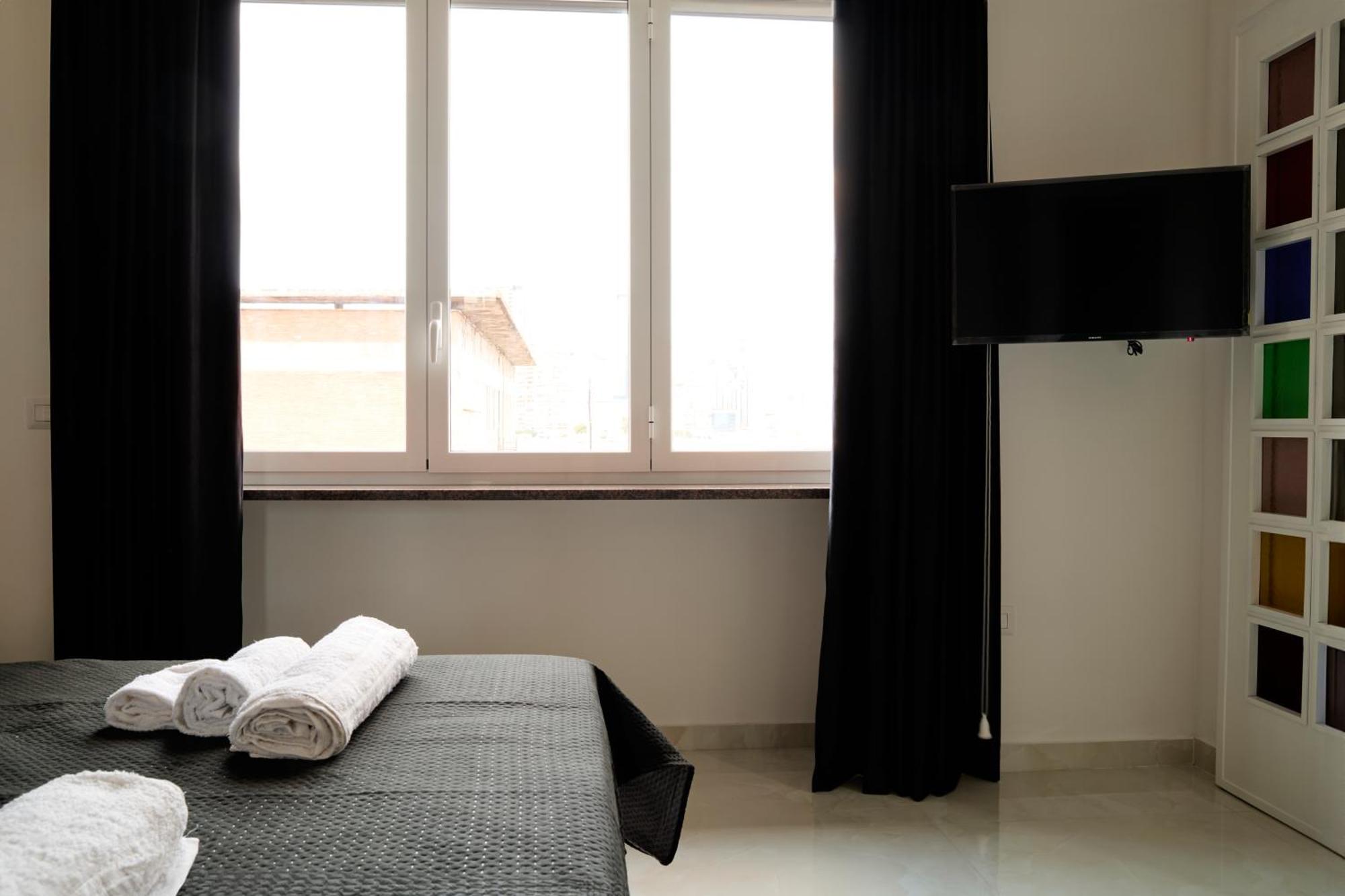 Napoli Central Lumina Suites Bagian luar foto